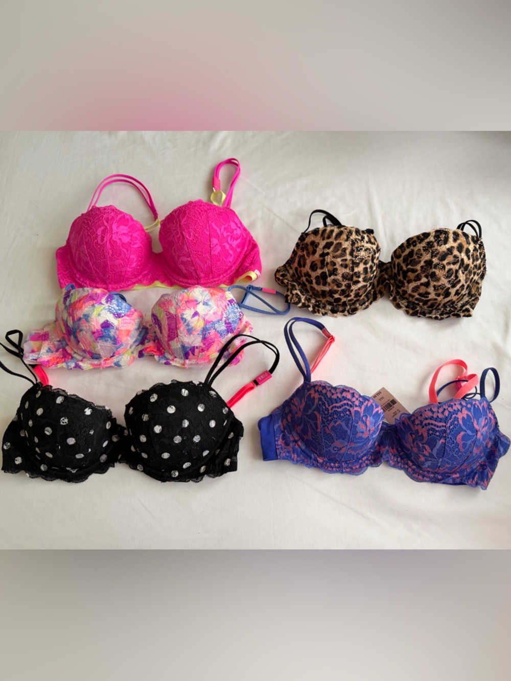 PINK VICTORIA SECRET LOT BRAS